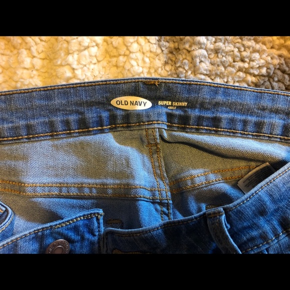 Old Navy Jeans (tall) - Picture 2 of 4